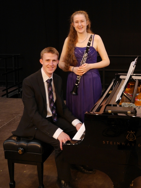 Luisa Gehlen (Klarinette) und Joshua Gehlen (Klavier)